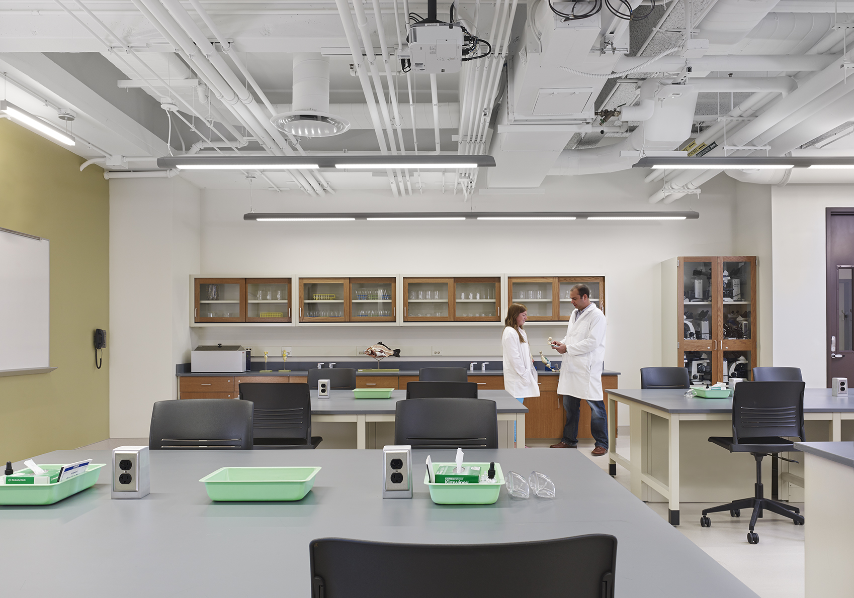 Zoology lab at GSU E-F Wing.